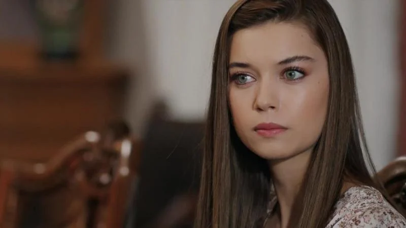 Кадры из сериала Зимородок 12 серия 1 сезон (2022)